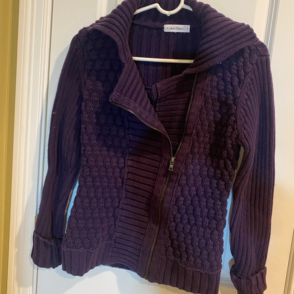 Calvin Klein size medium cable knit zippered collar sweater with folding sleeves